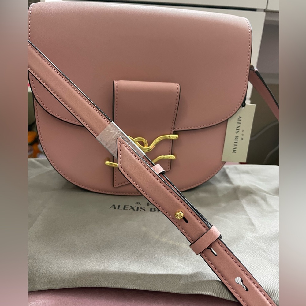 Alexis Bittar TWISTED GOLD LEATHER SADDLE BAG IN DUSTY PINK - Picture 4 of 7